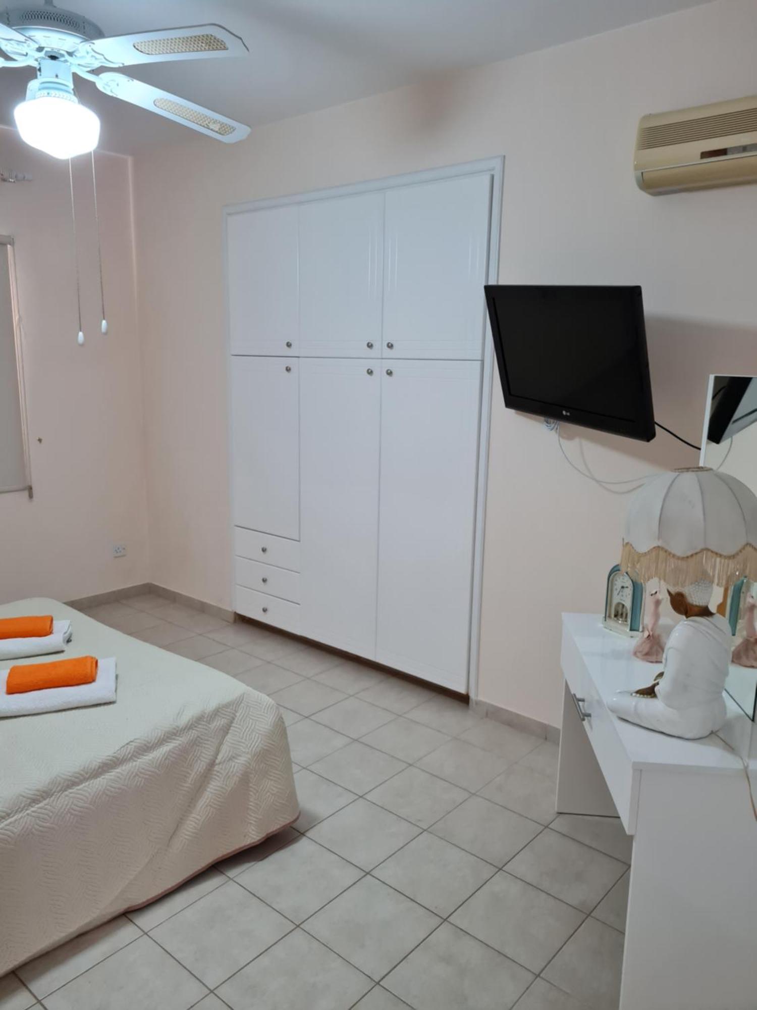 Michaela'S Apartment Paphos Luaran gambar